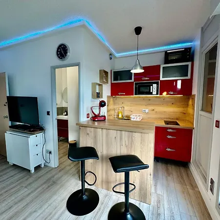 Centre - Acces Piscine - 300m De La شقة *